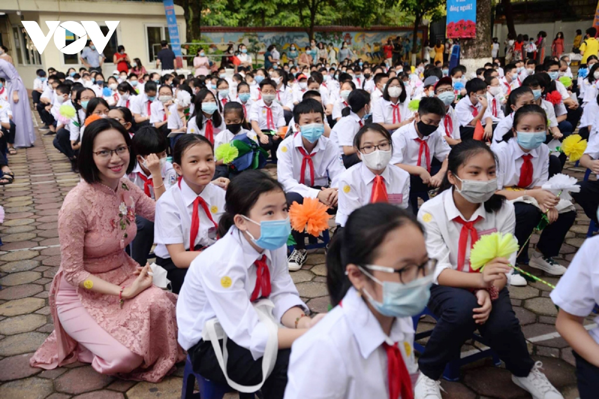 special new academic year for vietnamese students picture 3