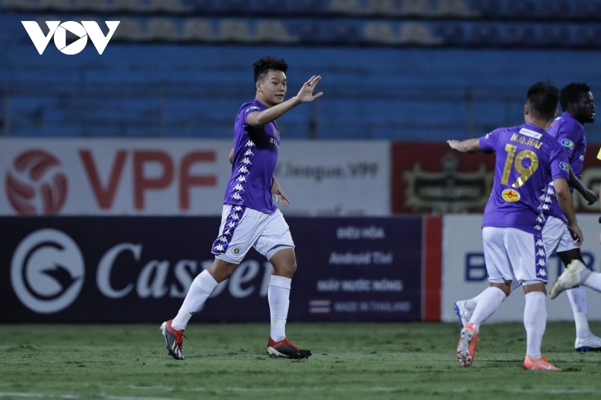 toan canh ha noi fc 5-1 tphcm con ac mong cua thu mon bui tien dung hinh anh 4