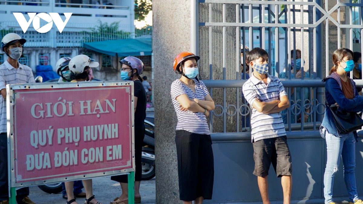 hoc sinh Da nang ngay dau tro lai truong hinh anh 6