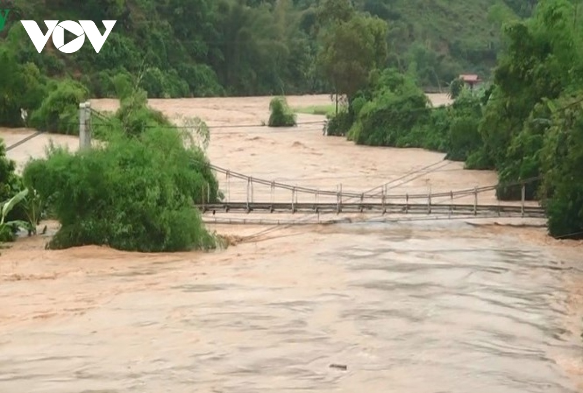 2 nguoi chet tai nghe an, ha tinh do mua lu hinh anh 1