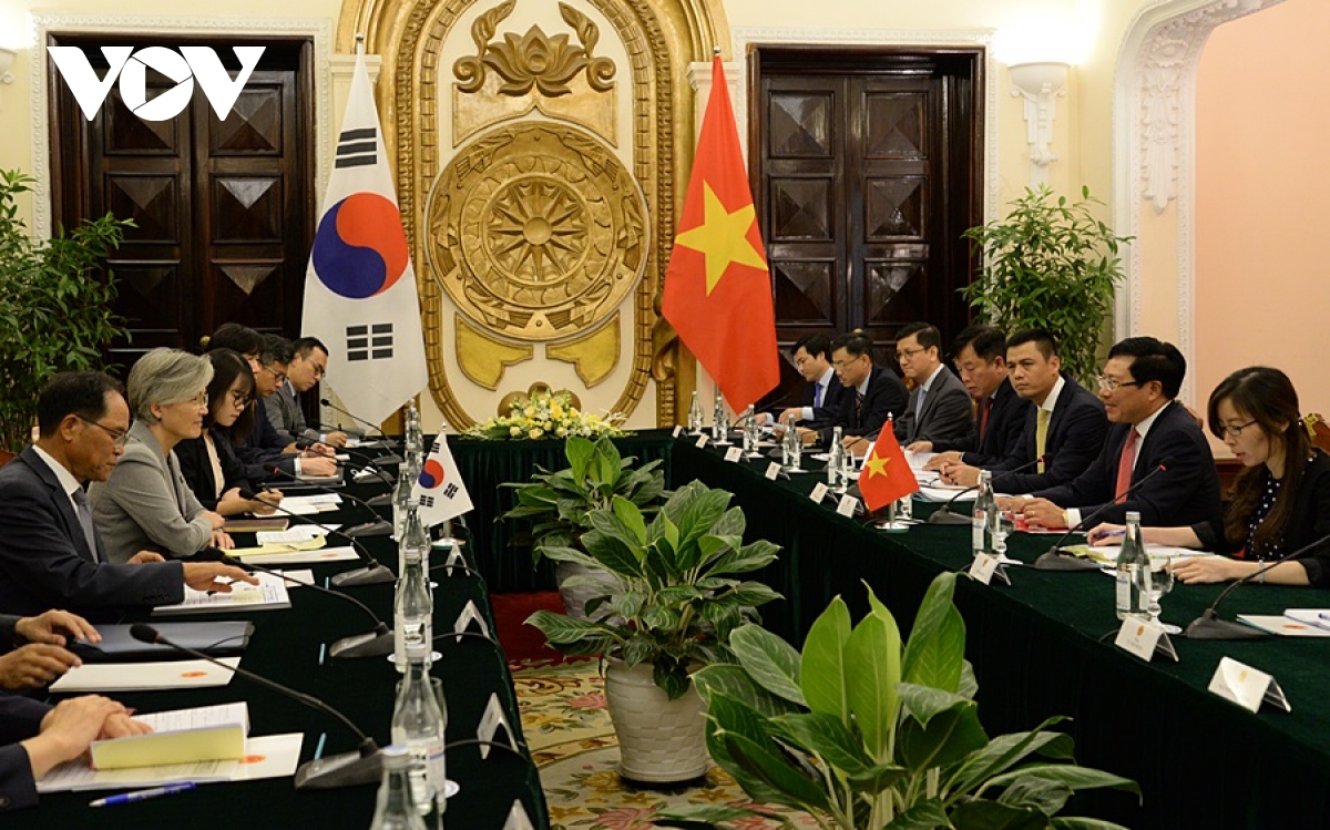 phó thủ tướng-bộ trưởng ngoại giao việt nam hội đàm với ngoại trưởng hàn quốc hình ảnh 2 pho thu tuong-bo truong ngoai giao viet nam hoi dam voi ngoai truong han quoc hinh anh 2