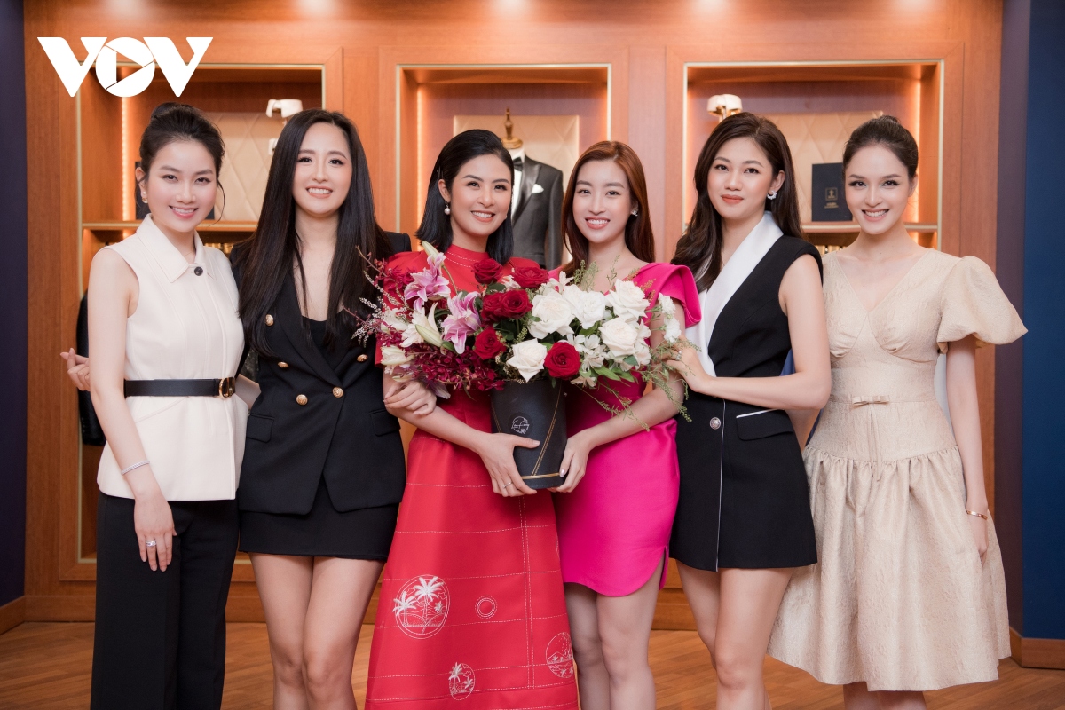 mai phuong thuy cung dan hoa hau, A hau den mung ba chu ngoc han hinh anh 2