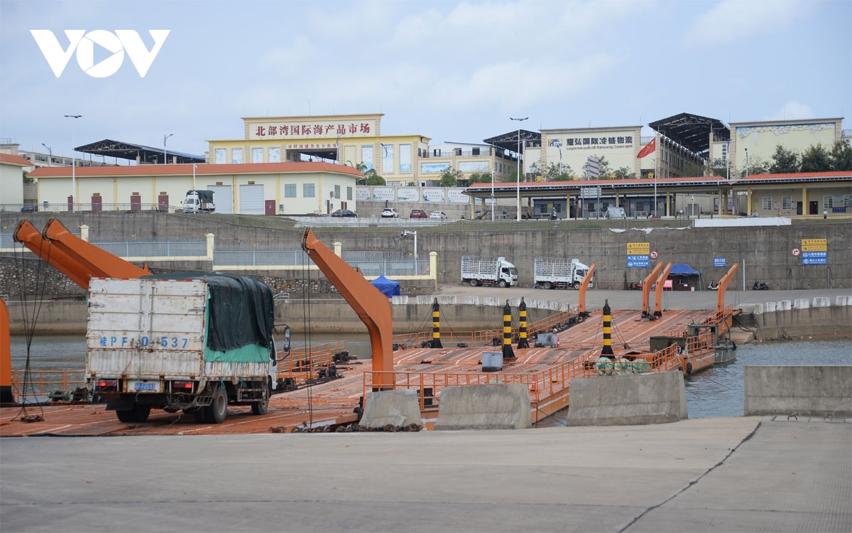 Nỗ lực hoàn thành "mục tiêu kép" nơi cửa ngõ biên giới