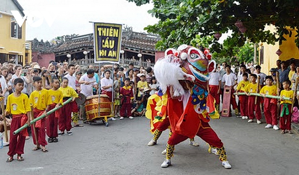 ron rang trung thu hoi an hinh anh 2