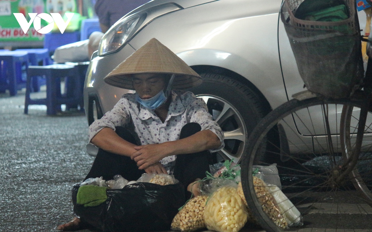 hinh anh muu sinh trong dem cua nhung lao dong tu do o ha noi hinh anh 10