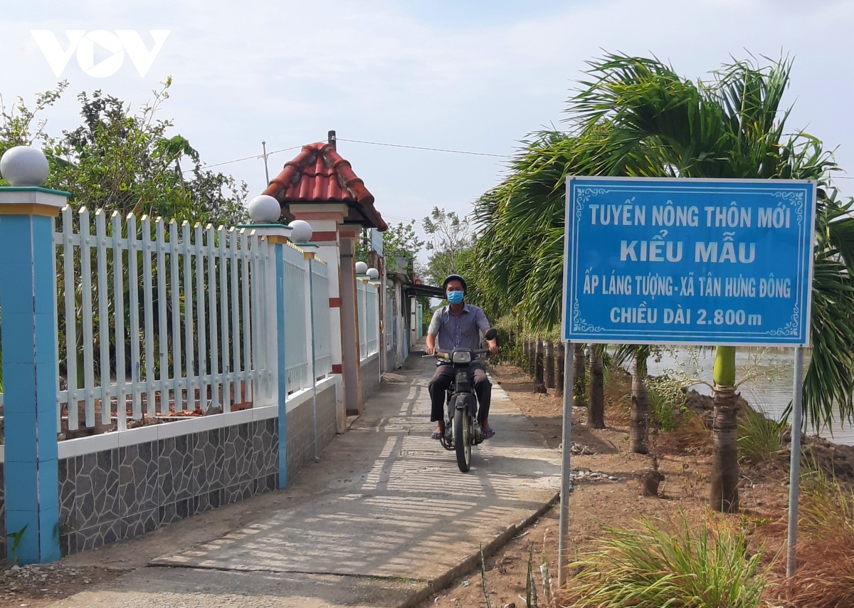 vung thuan nong cai nuoc, ca mau khoac len minh tam ao nong thon moi hinh anh 2