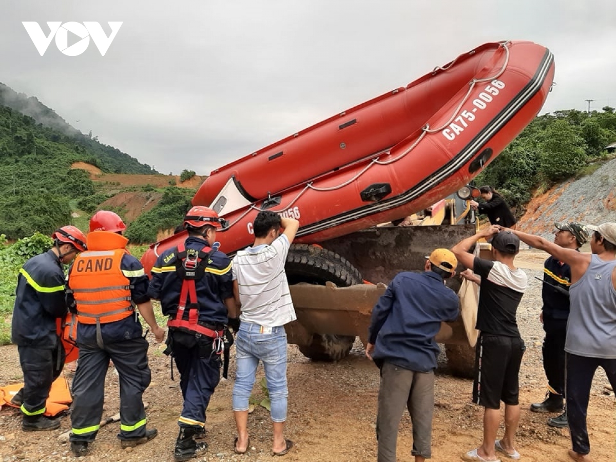 hien truong tan hoang vu sat lo dat thuy dien rao trang 3 hinh anh 10