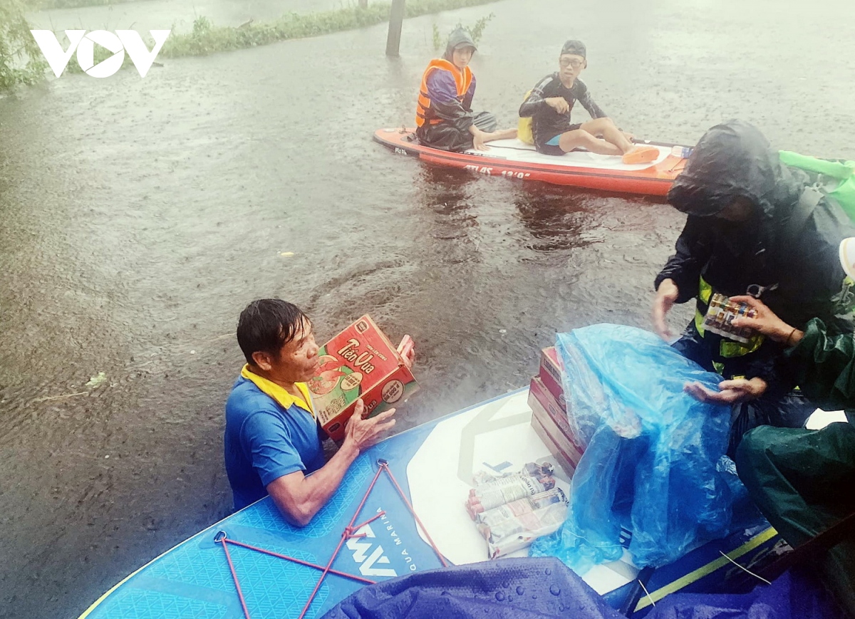 quang tri tiep tuc di chuyen nguoi dan o vung ngap lut den noi an toan hinh anh 1