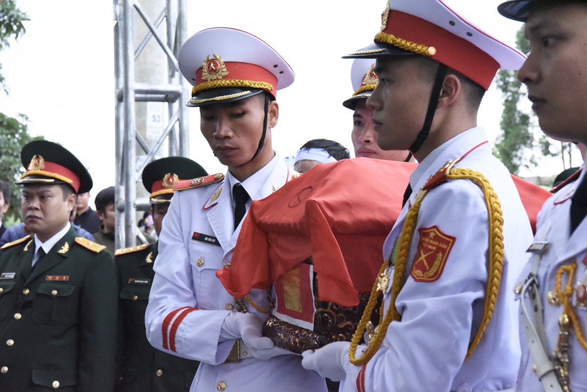 nguoi dan sai son dau xot don thieu tuong nguyen huu hung ve an nghi tai que nha hinh anh 20