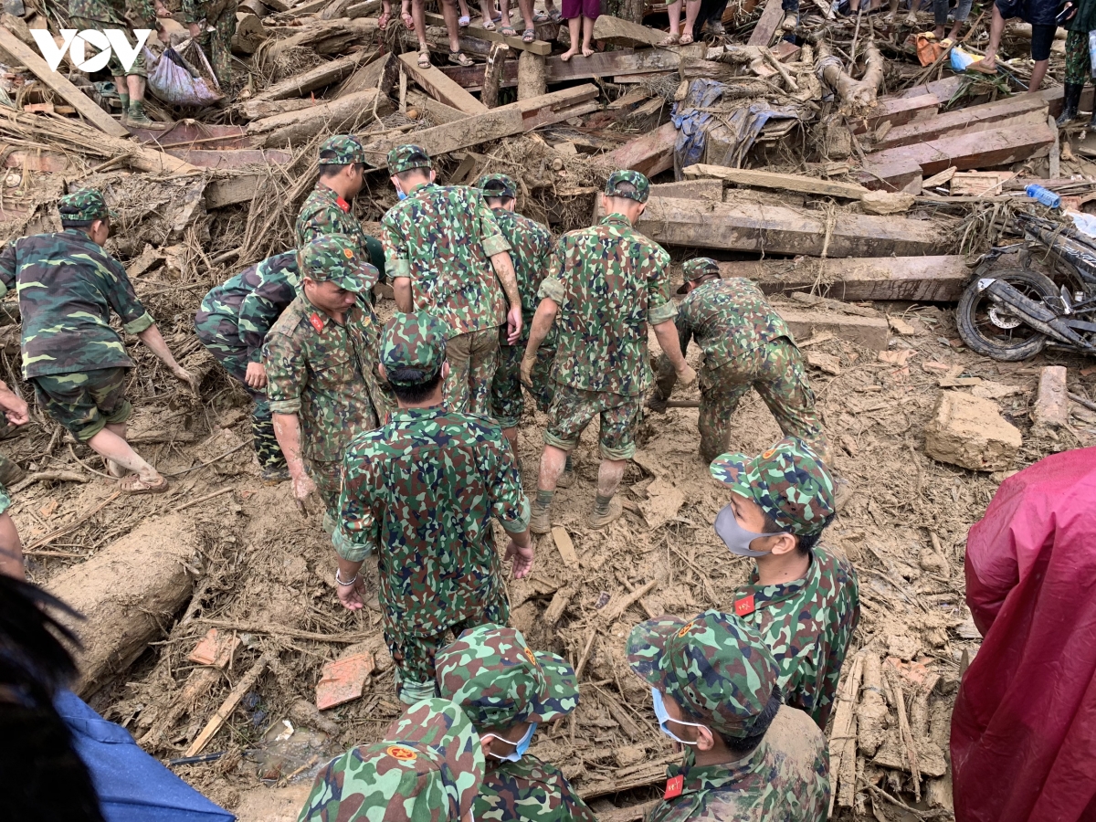 mua lu, sat lo dat o quang nam da lam 44 nguoi chet va mat tich hinh anh 65