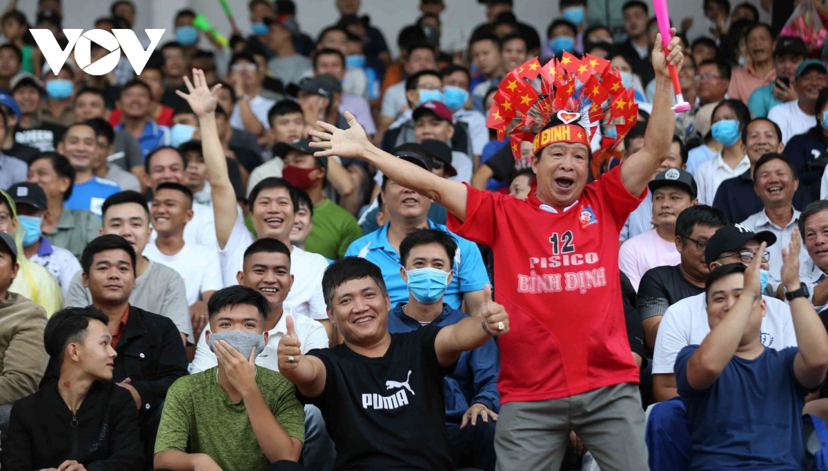 san quy nhon bung no cam xuc trong ngay binh Dinh tro lai voi v-league hinh anh 2