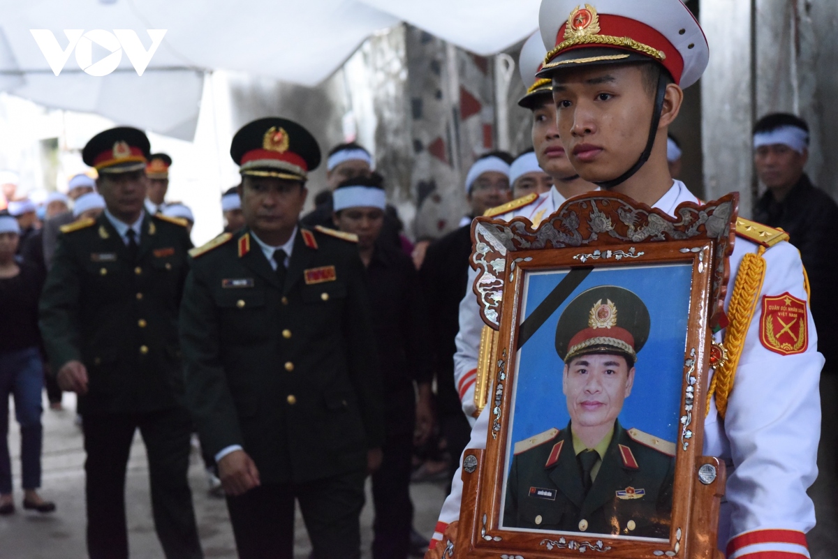 nguoi dan sai son dau xot don thieu tuong nguyen huu hung ve an nghi tai que nha hinh anh 9