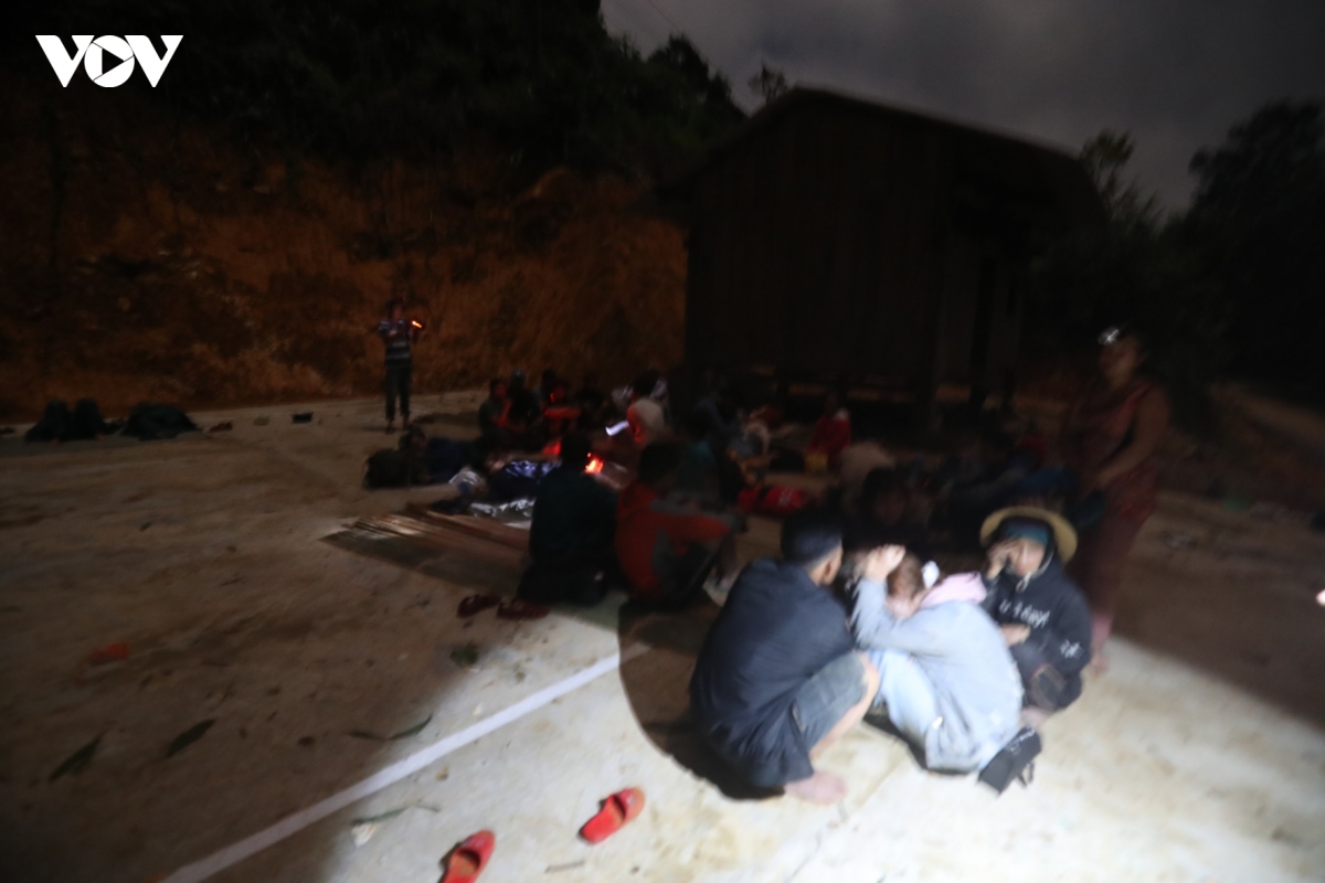 mua lu, sat lo dat o quang nam da lam 44 nguoi chet va mat tich hinh anh 101