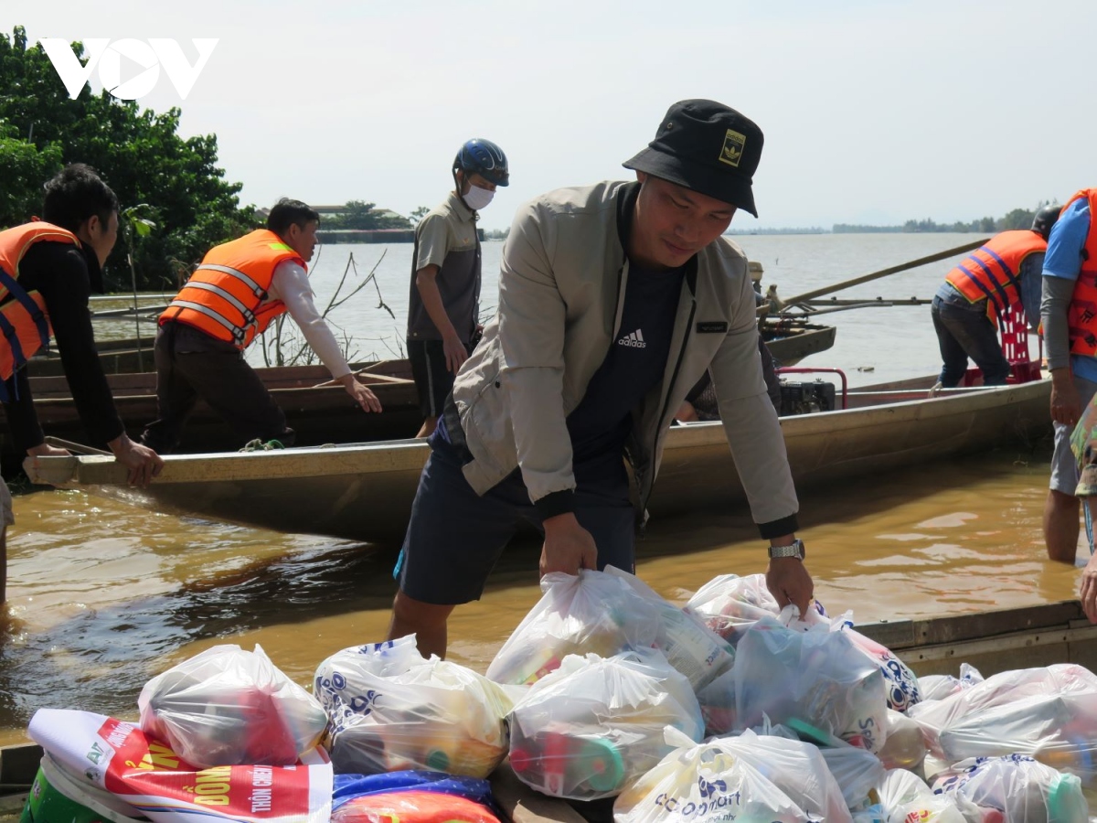 Rưng rưng nhìn cảnh nhà cửa trống hoang sau những ngày chạy lũ