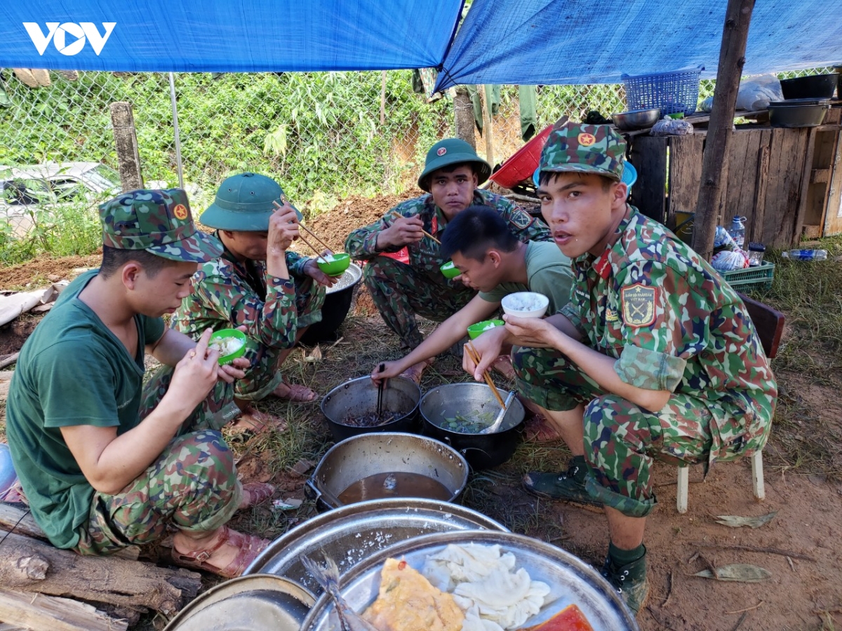 mua lu, sat lo dat o quang nam da lam 44 nguoi chet va mat tich hinh anh 13