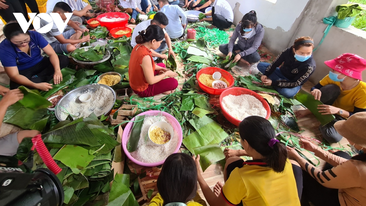 nguoi dan ca nuoc tiep tuc huong ve ba con vung lu mien trung hinh anh 3