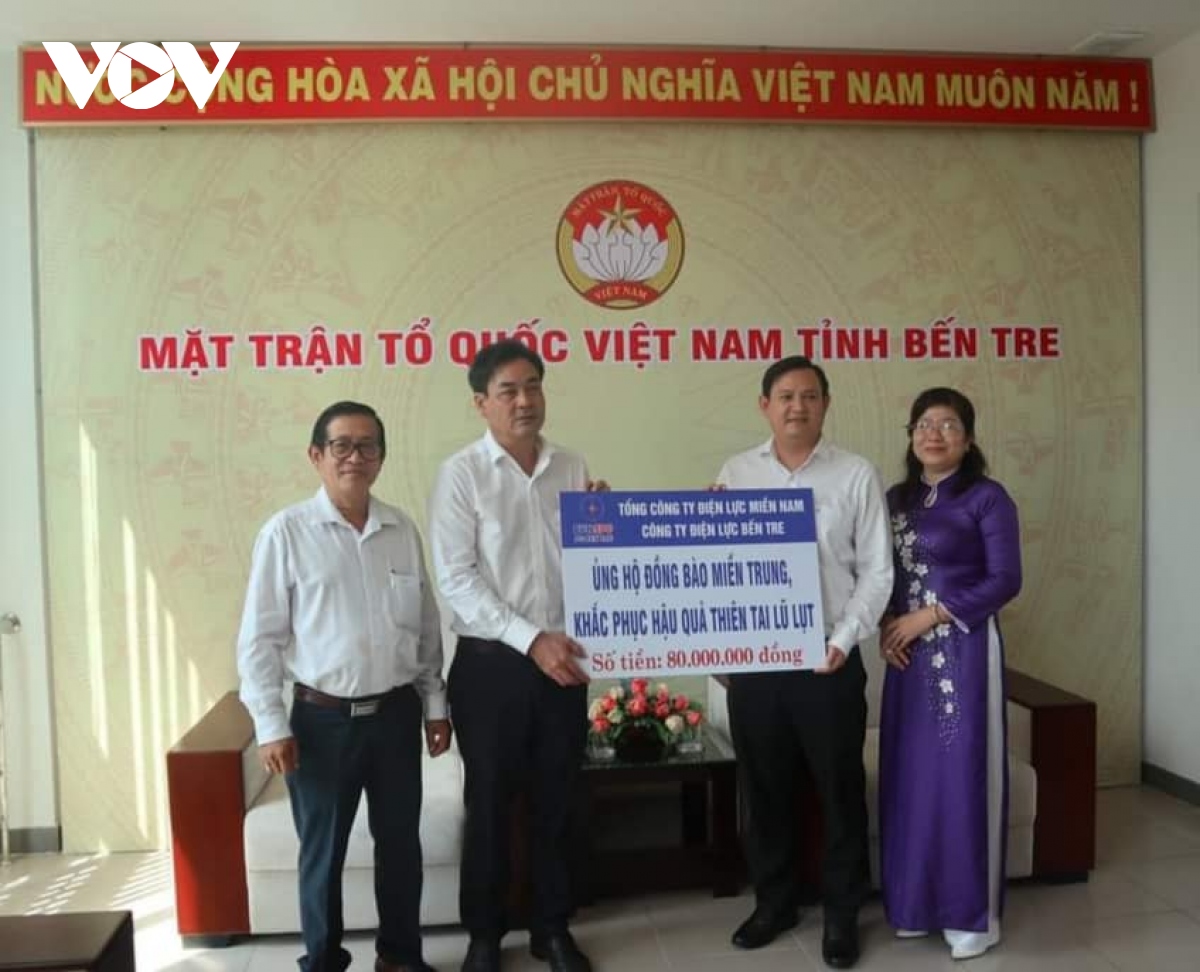 tien giang, ben tre ho tro mien trung khac phuc hau qua thien tai hinh anh 1