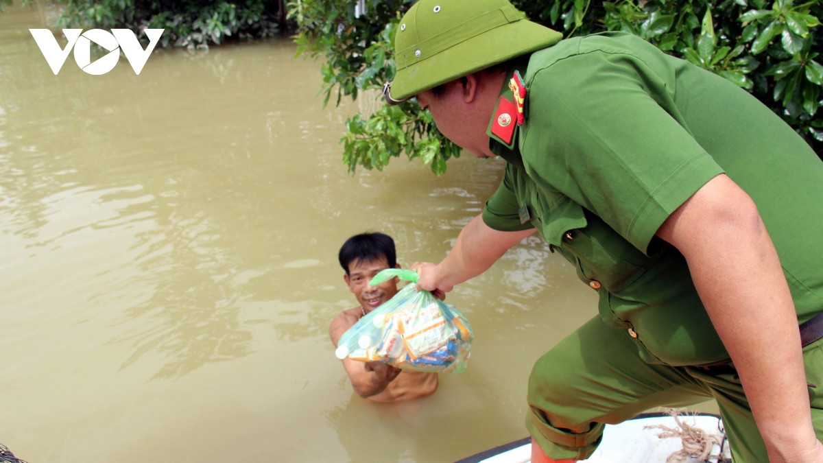 mua lu o quang nam khien 7 ngu o i che t, 3 ngu o i ma t ti ch hinh anh 3