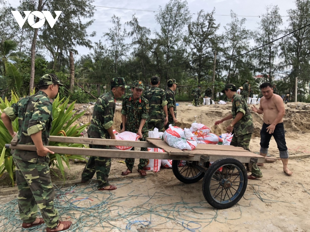 hoi an khan cap khac phuc sat lo bo bien cua Dai hinh anh 2