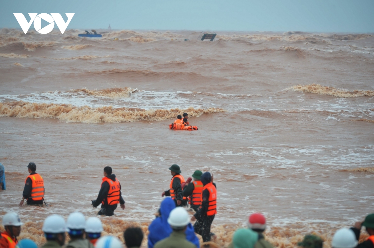 36 dead, 12 missing in central Vietnam floods