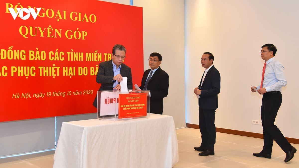 nhieu bo, ban, nganh keu goi ung ho dong bao lu lut mien trung hinh anh 2