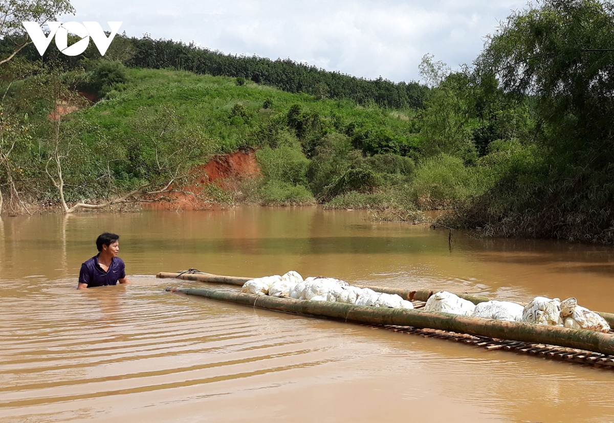 tich nuoc trai phep giua mua mua lu, thuy dien plei kan de doa cuoc song nguoi dan hinh anh 1