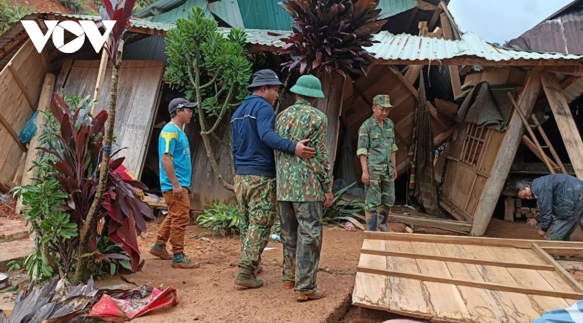 3 ngoi nha o huye n ta y giang, quang nam bi sa t lo nu i vu i la p hinh anh 2