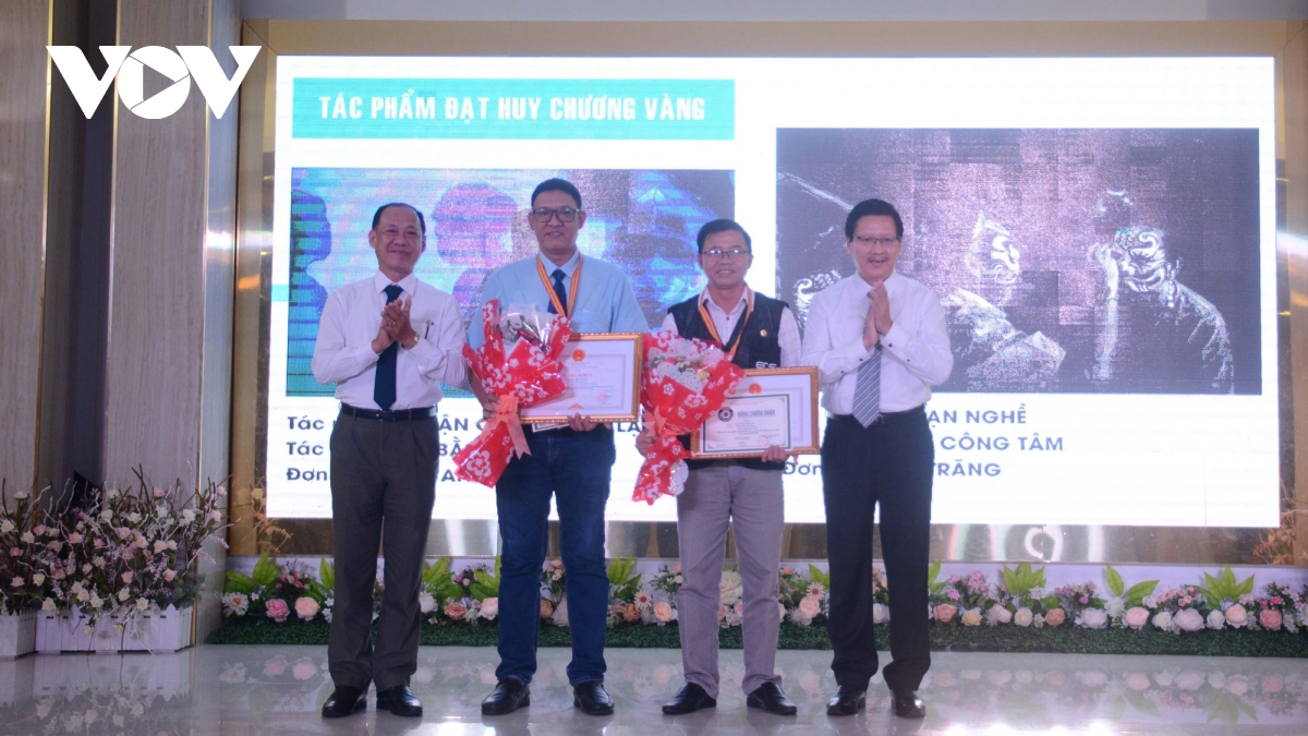 trao giải liên hoan ảnh nghệ thuật khu vực Đbscl lần thứ 35 hình ảnh 1 trao giai lien hoan anh nghe thuat khu vuc Dbscl lan thu 35 hinh anh 1