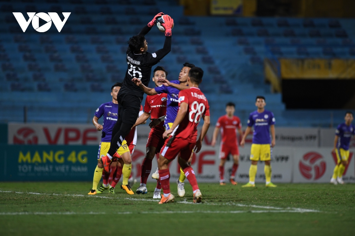 hoa khong ban thang truoc viettel, ha noi fc mat quyen tu quyet trong cuoc dua vo dich hinh anh 16