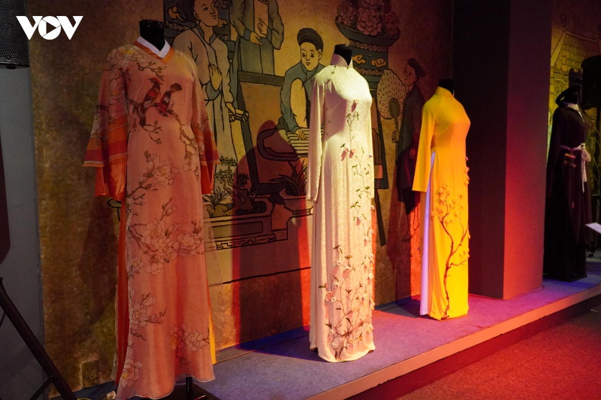 tp.hcm quang ba hinh anh qua le hoi Ao dai lan thu 7 hinh anh 1