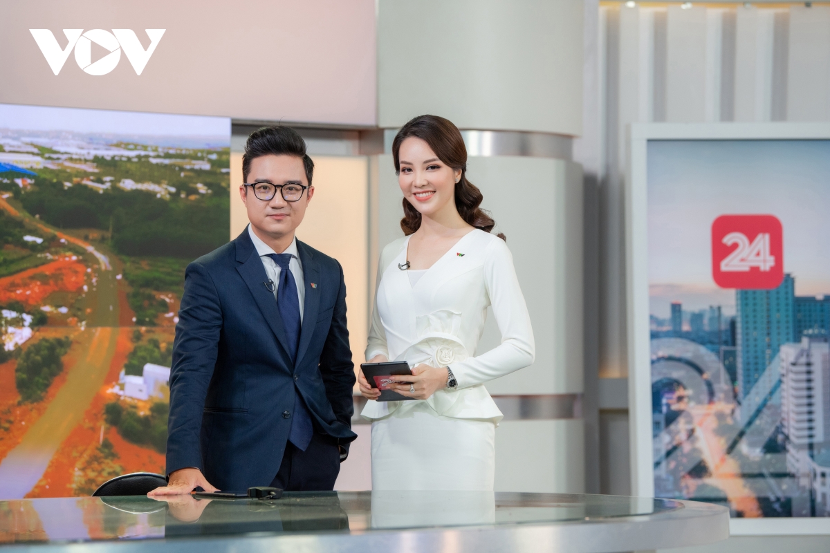 Á hậu thụy vân lên sóng đập tan tin đồn nghỉ việc ở vtv hình ảnh 2 A hau thuy van len song dap tan tin don nghi viec o vtv hinh anh 2