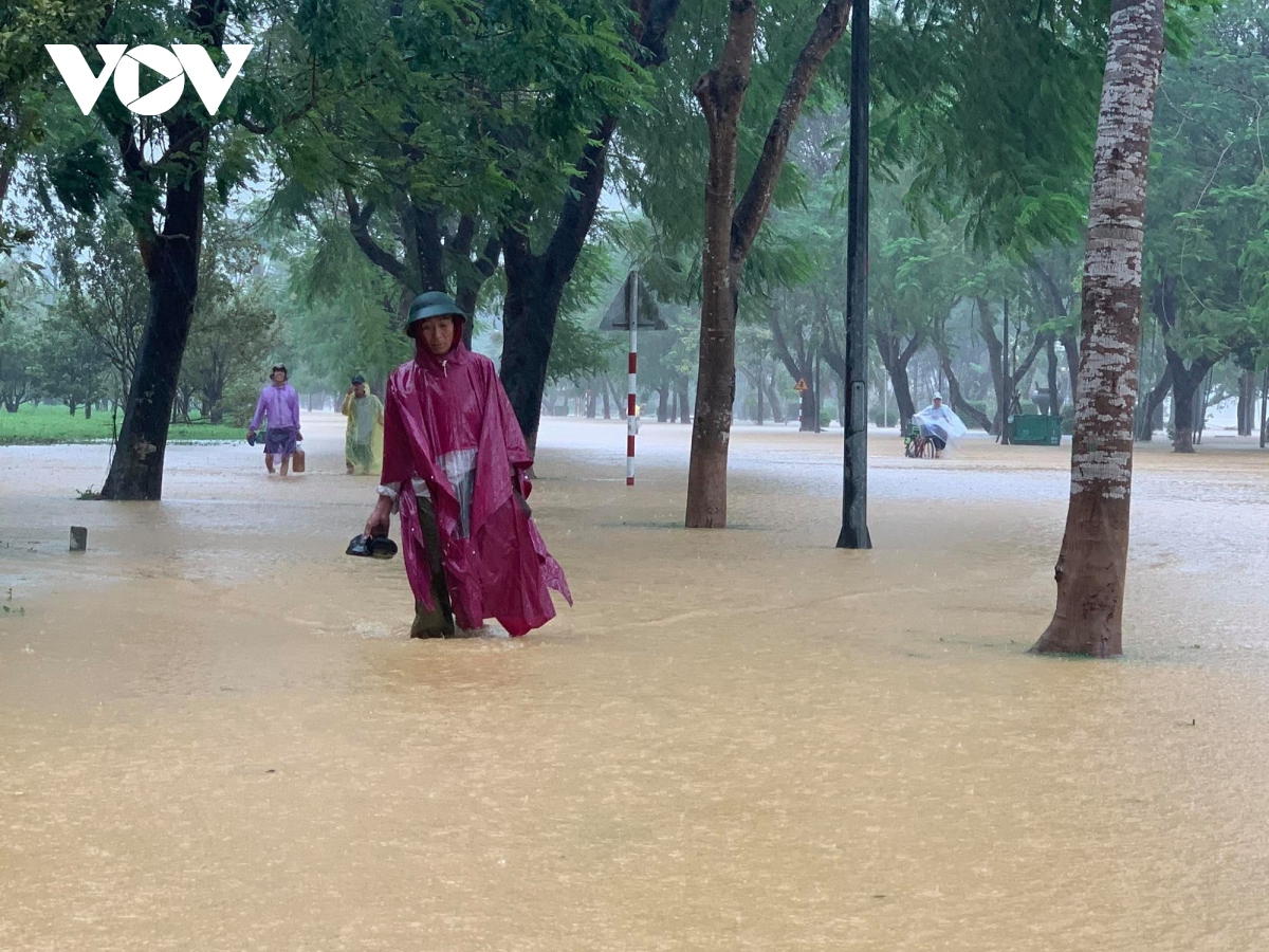 thua thien hue gong minh chong choi lu lich su hinh anh 1