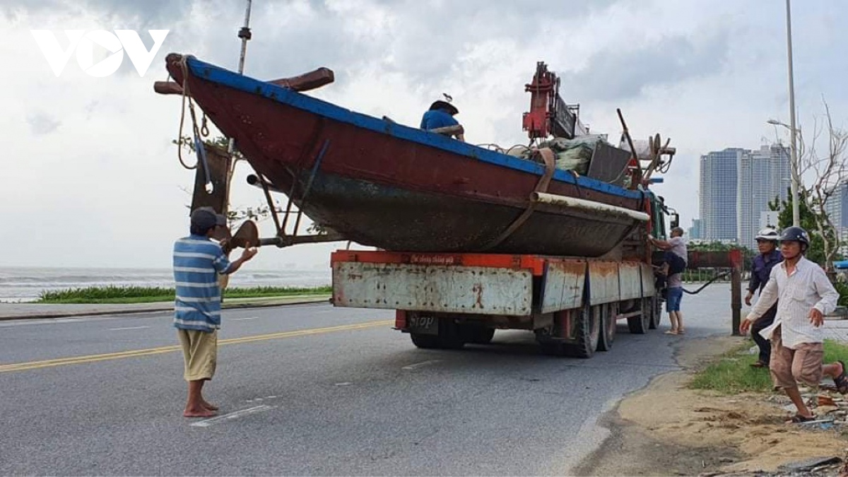 Anh tau thuyen neo dau ngay ngan tranh bao so 9 tai au thuyen tho quang hinh anh 8