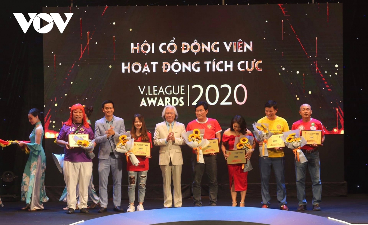 toan canh le trao giai v-league awards 2020 hinh anh 12