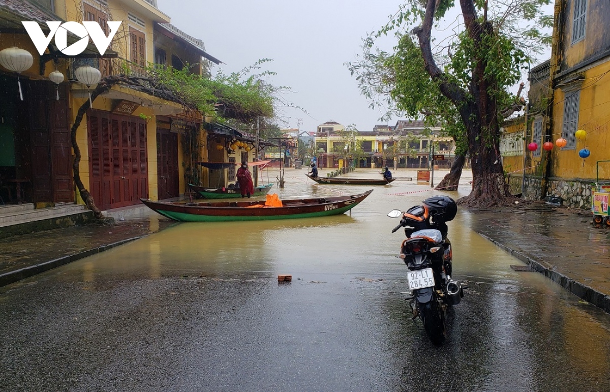 bac trung bo ngap tro lai, trung trung bo sat lo dat, nam trung bo hung xa lu hinh anh 4