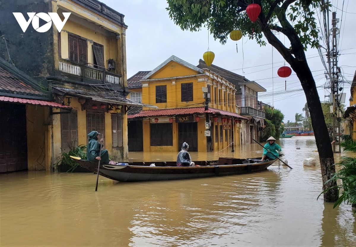 bac trung bo ngap tro lai, trung trung bo sat lo dat, nam trung bo hung xa lu hinh anh 5