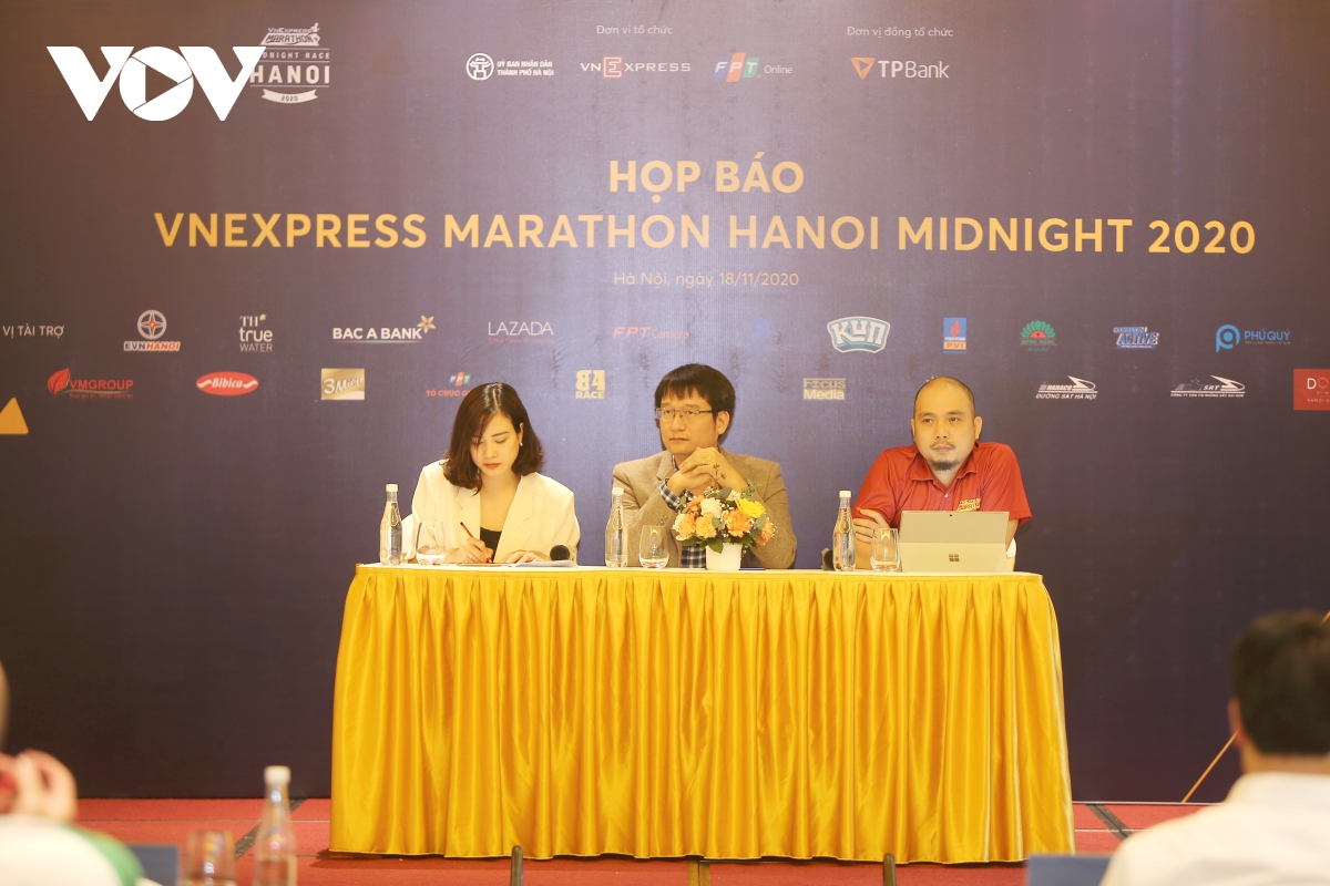 cam nhan dem dong thu do cung giai chay dem vnexpress marathon hanoi midnight 2020 hinh anh 3