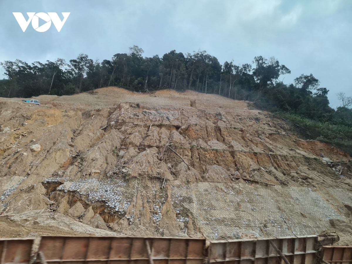 len phuong an di dan tai cac khu vuc sat lo tren tuyen bien gioi quang binh hinh anh 4