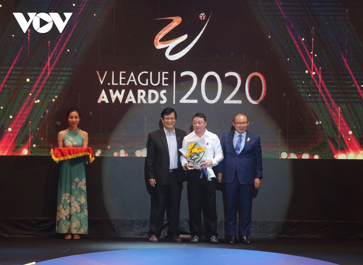 toan canh le trao giai v-league awards 2020 hinh anh 2