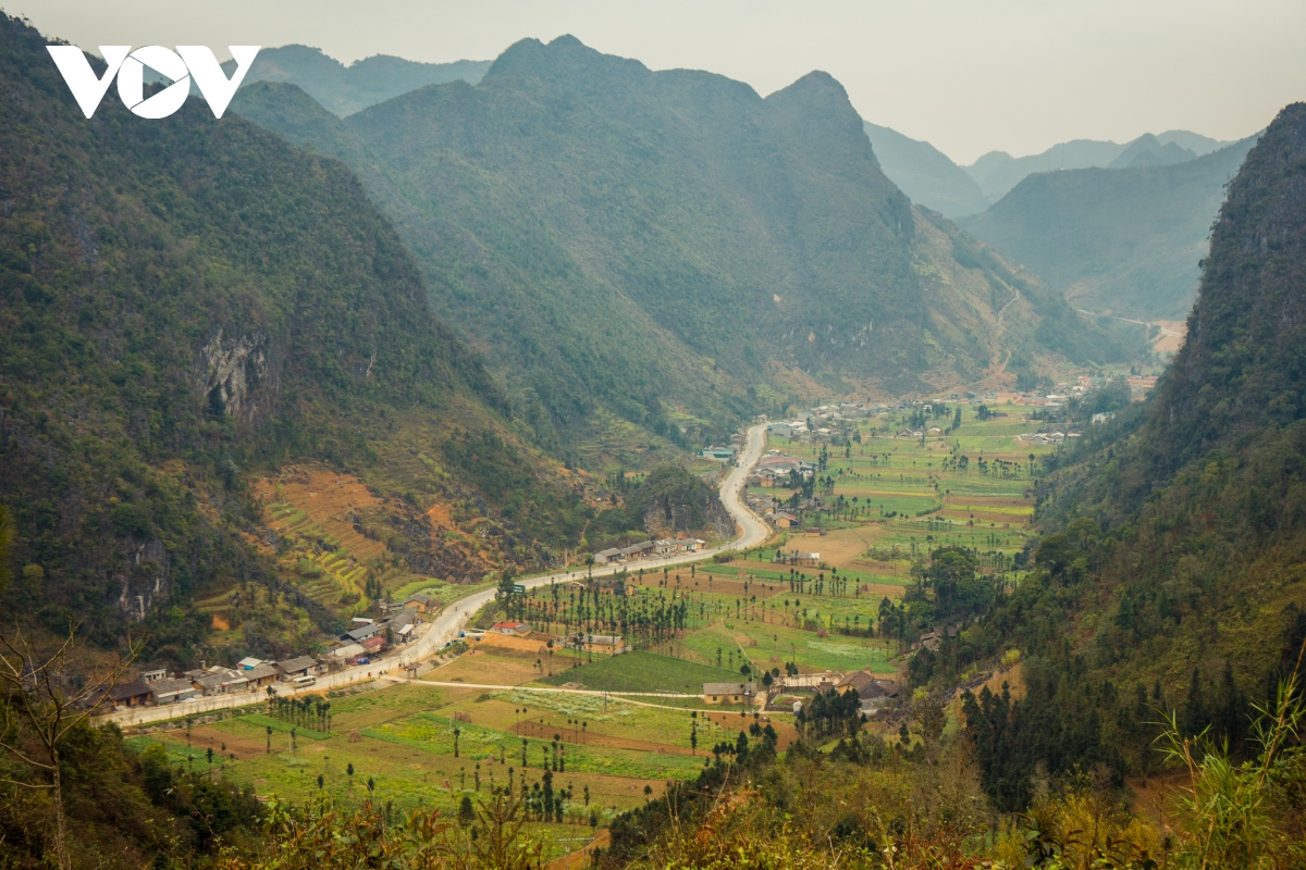 ve dep cua nhung cung duong deo, doc tren cao nguyen da hinh anh 6