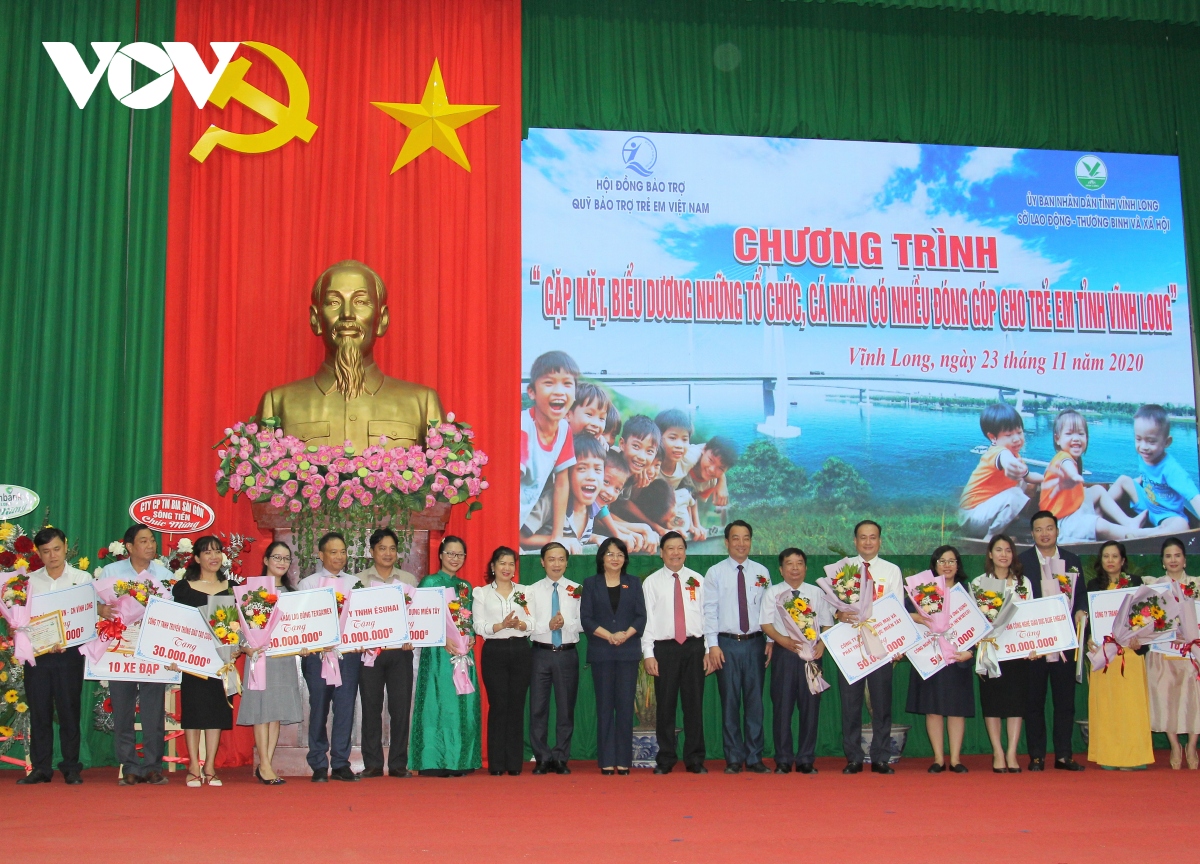 hon 60 ty dong duoc dong gop cho tre em tinh vinh long hinh anh 2