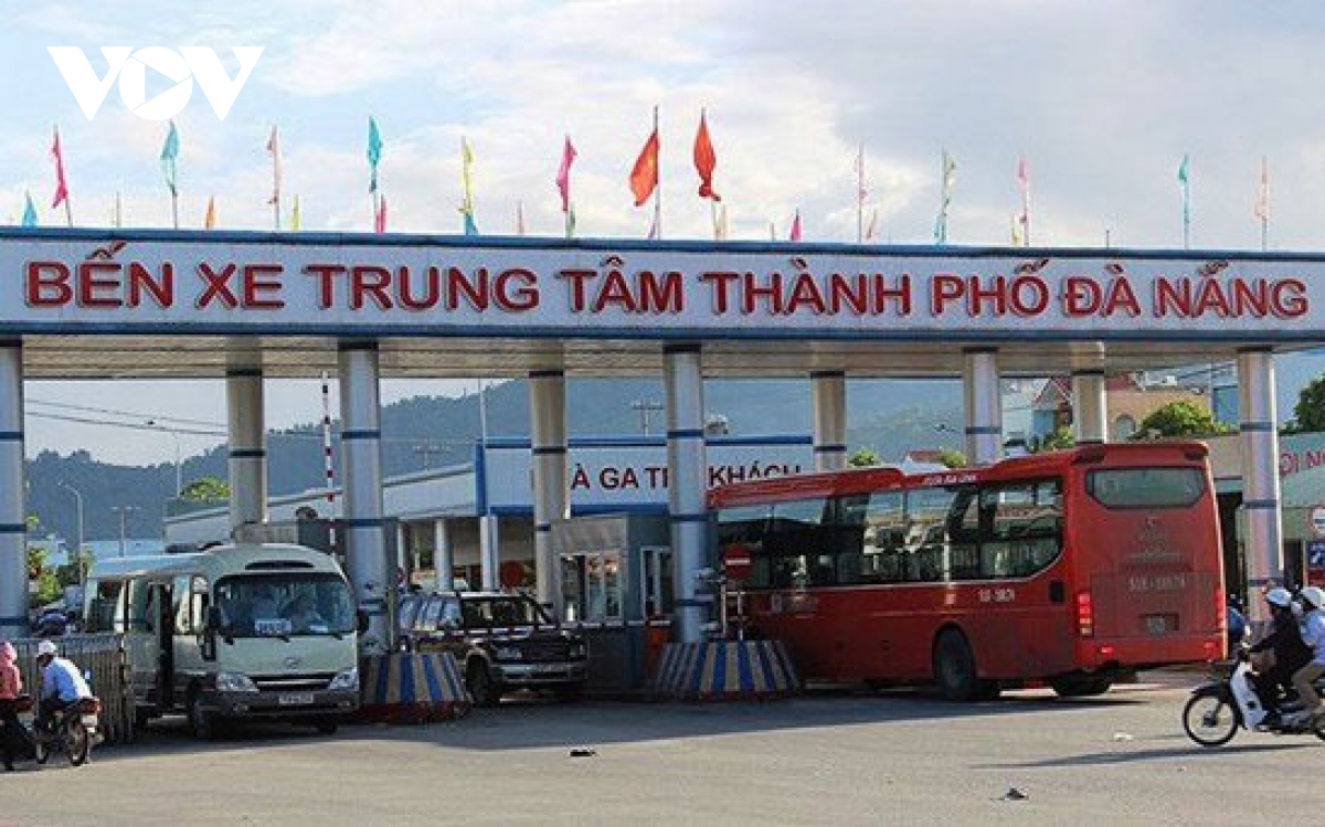 Da nang tam dung van tai hanh khach de ung pho bao so 13 hinh anh 1