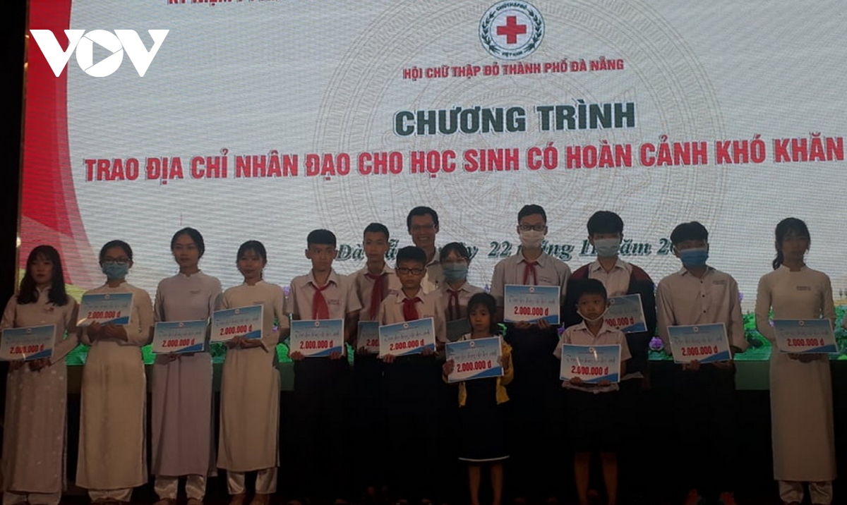 Da nang van dong hon 50 ty dong ho tro cac em hoc sinh kho khan hinh anh 1