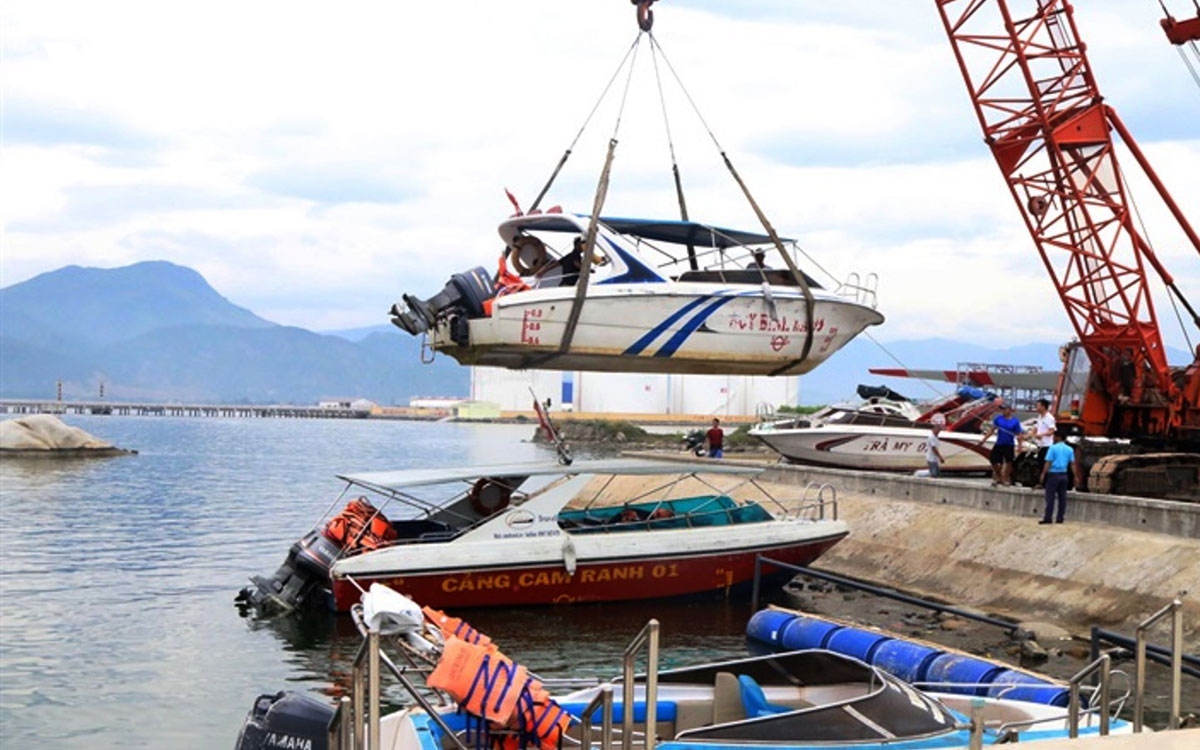 hoc sinh o khanh hoa va phu yen duoc nghi hoc de ung pho voi bao so 12 hinh anh 4