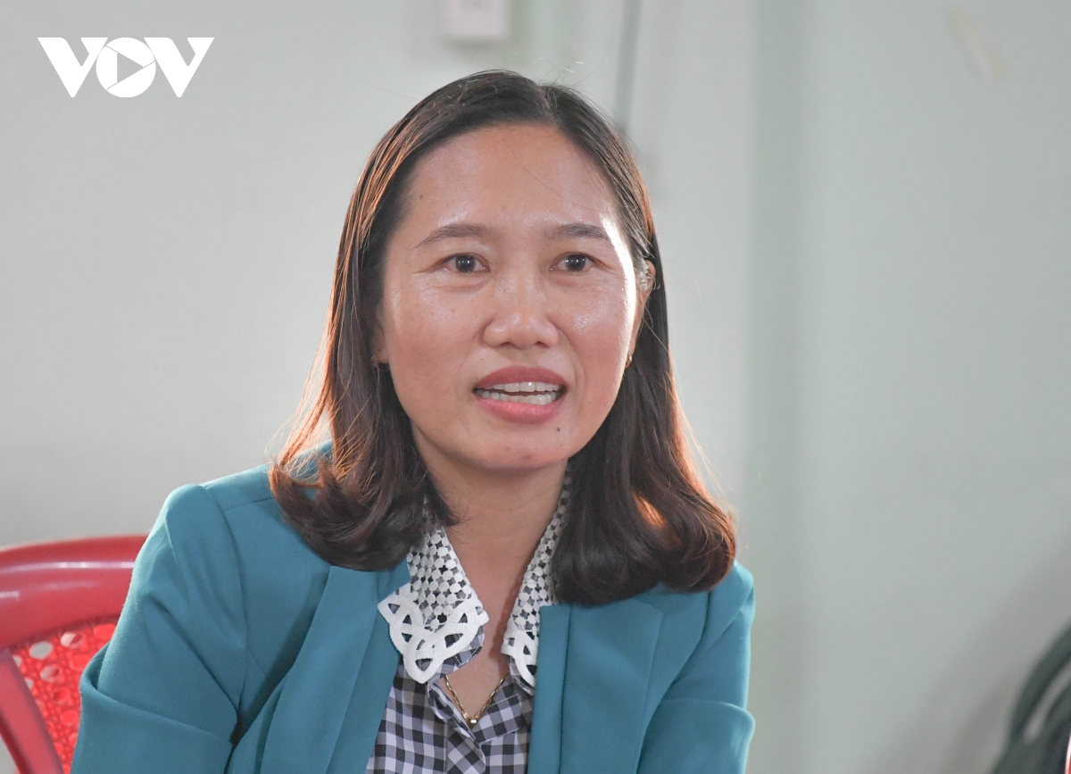 vô vàn những thiếu thốn khó nói của phụ nữ vùng lũ miền trung hình ảnh 2 vo van nhung thieu thon kho noi cua phu nu vung lu mien trung hinh anh 2
