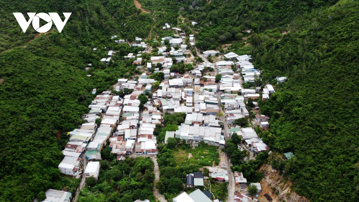 hai nam sau tham kich sat lo, nguoi dan phuoc Dong van dang mong co cho o an toan hinh anh 2