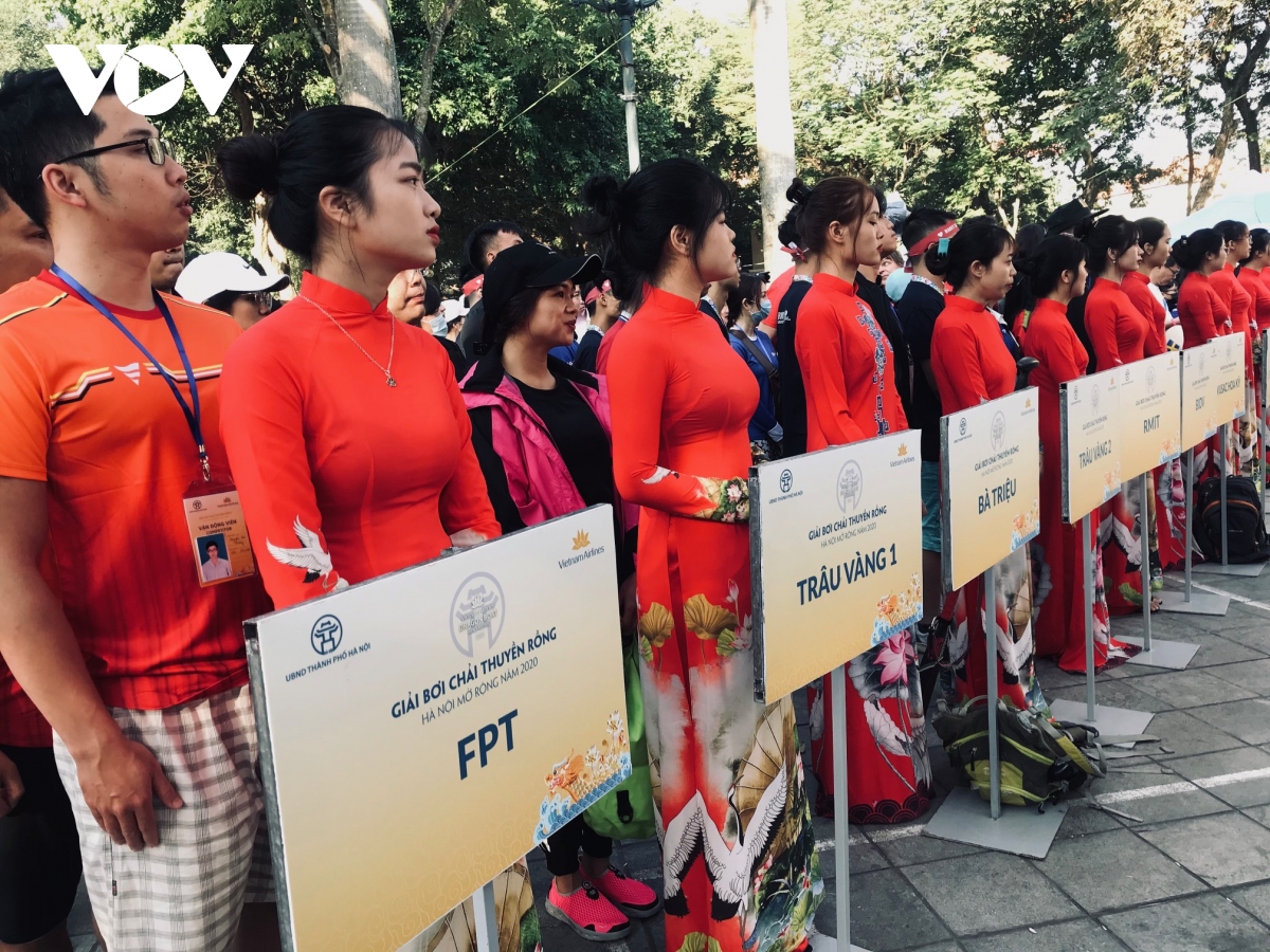 hơn 500 vận động viên tranh giải bơi chải thuyền rồng hà nội 2020 trên hồ tây hình ảnh 3 hon 500 van dong vien tranh giai boi chai thuyen rong ha noi 2020 tren ho tay hinh anh 3