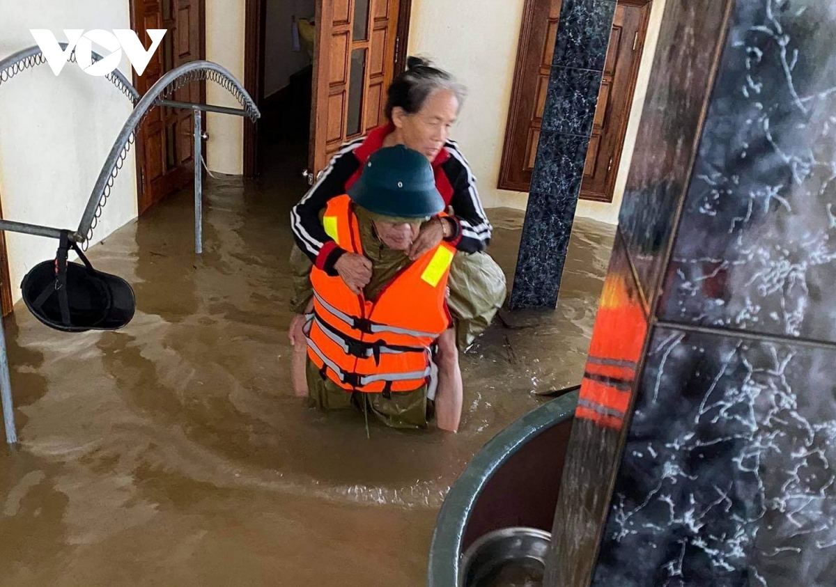 chu tich xa o quang binh qua doi vi nhiem trung sau khi cuu nan nguoi dan trong lu hinh anh 1