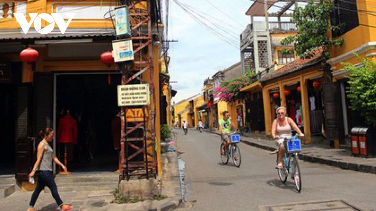 Hoi An reopens pedestrian streets and craft villages