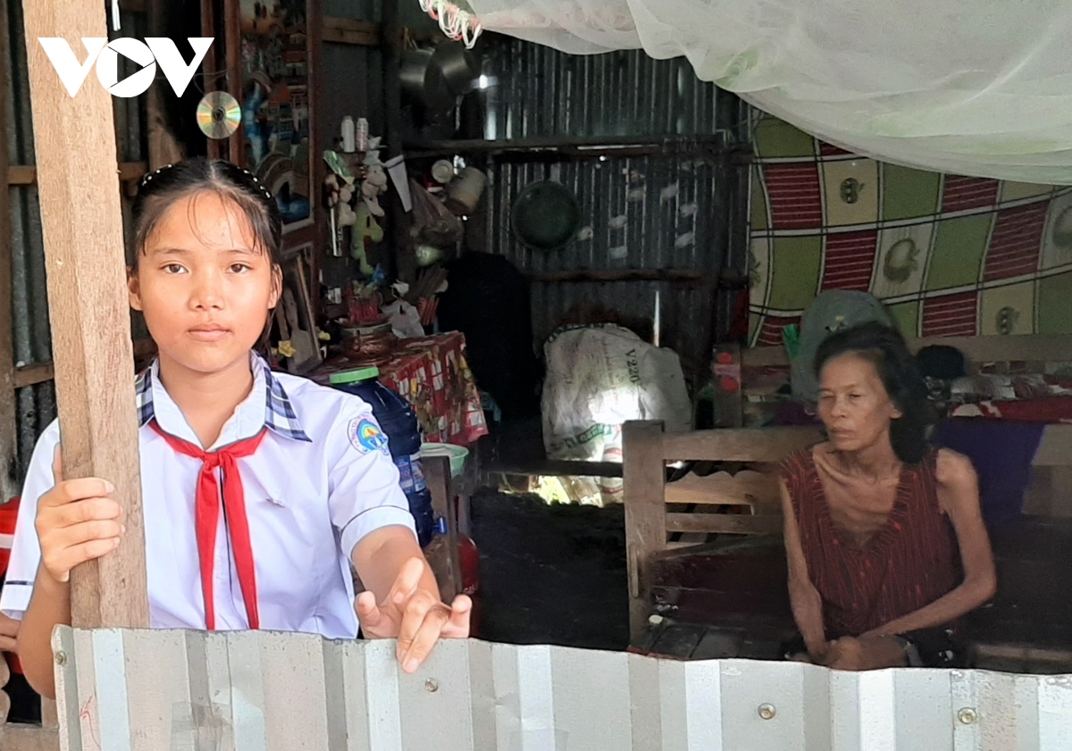 cô học trò học giỏi nhưng gặp nhiều bất hạnh hình ảnh 1 co hoc tro hoc gioi nhung gap nhieu bat hanh hinh anh 1